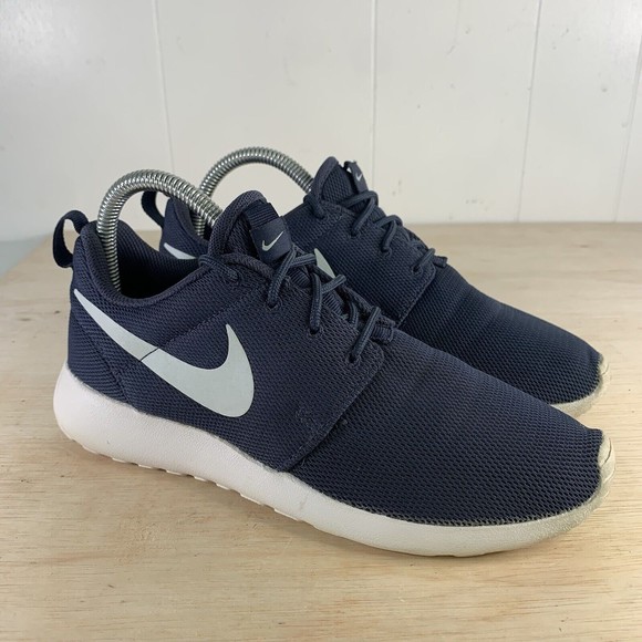Nike Womens Roshe One Blue Running Shoes Sneakers (844994-404) Size 7 - Picture 1 of 9